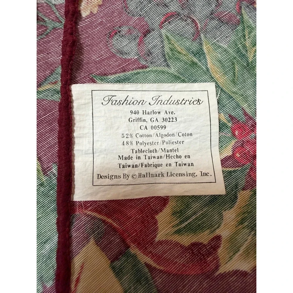 Vintage Hallmark Fashion Industries Christmas Poinsettia Fruit Round Tablecloth